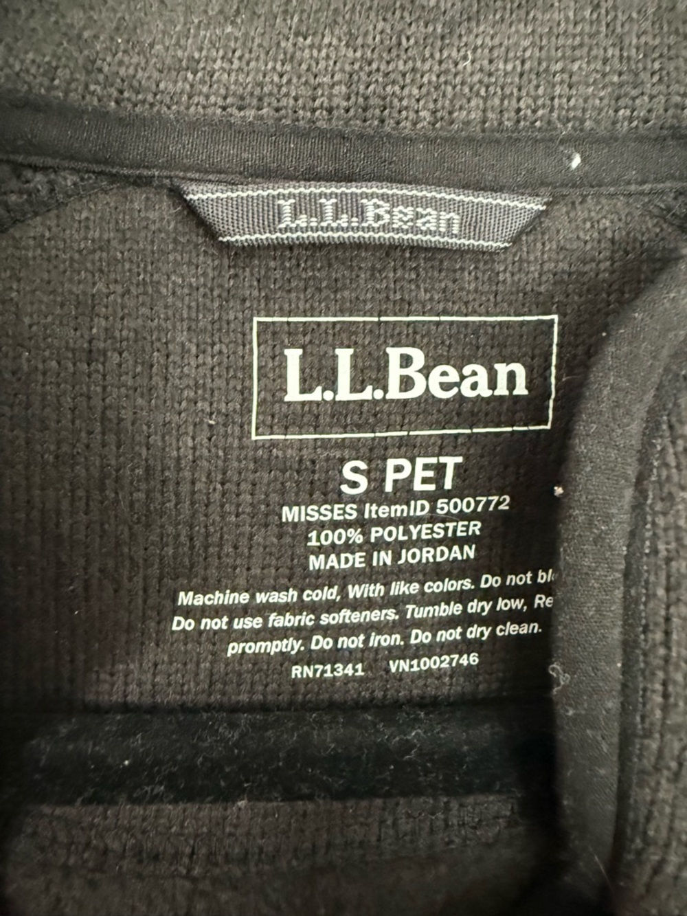 L.L. Bean Women's Black Full-Zip Fleece Jacket- size Small petite - Picture 3 of 3